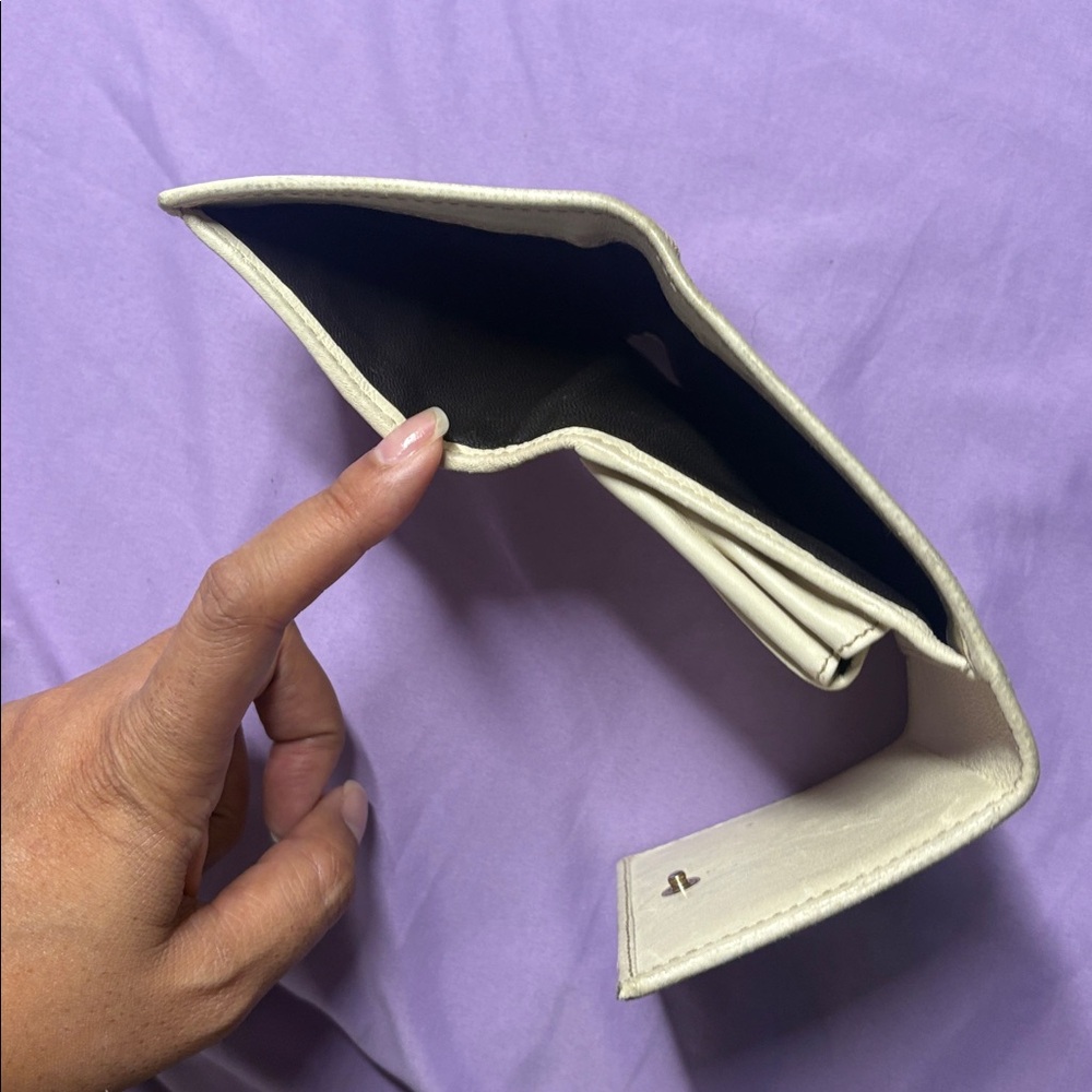 Authentic Gucci Wallet - Picture 8 of 9